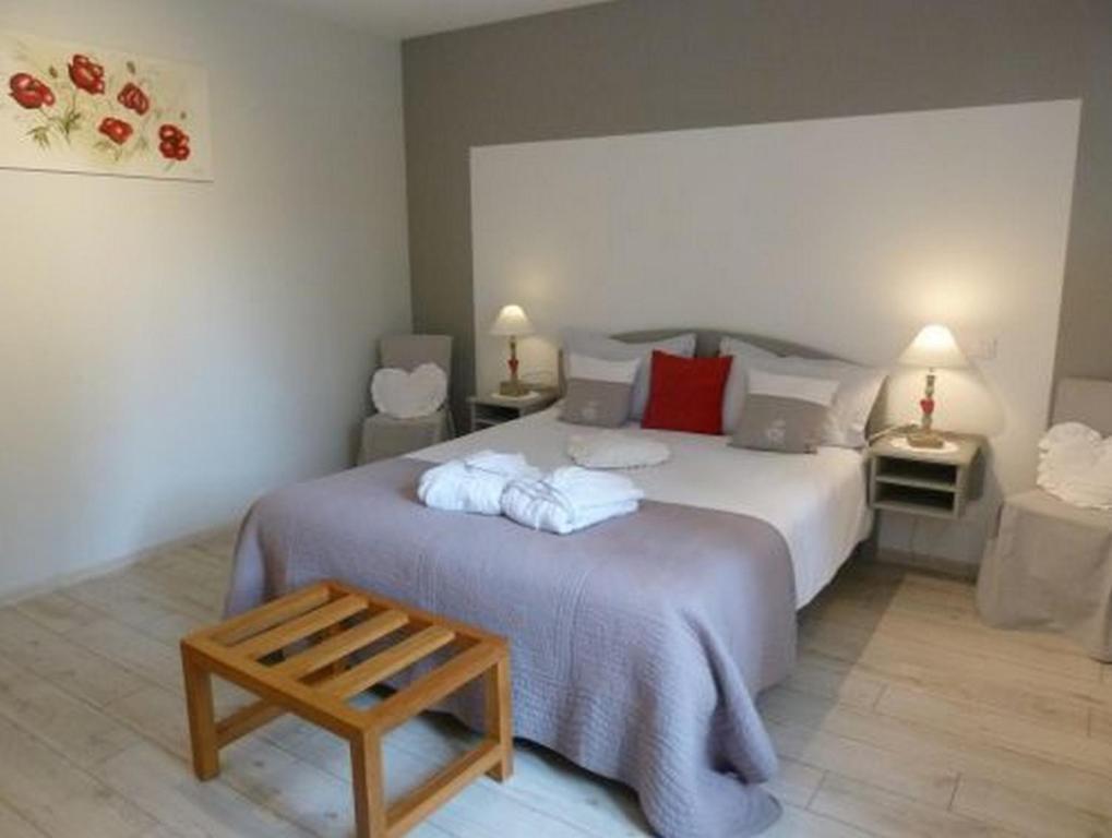 Chambres D'Hotes De La Junchere Saint-Hilaire-de-Court Стая снимка