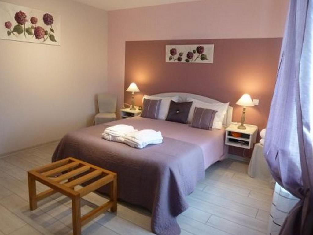 Chambres D'Hotes De La Junchere Saint-Hilaire-de-Court Стая снимка