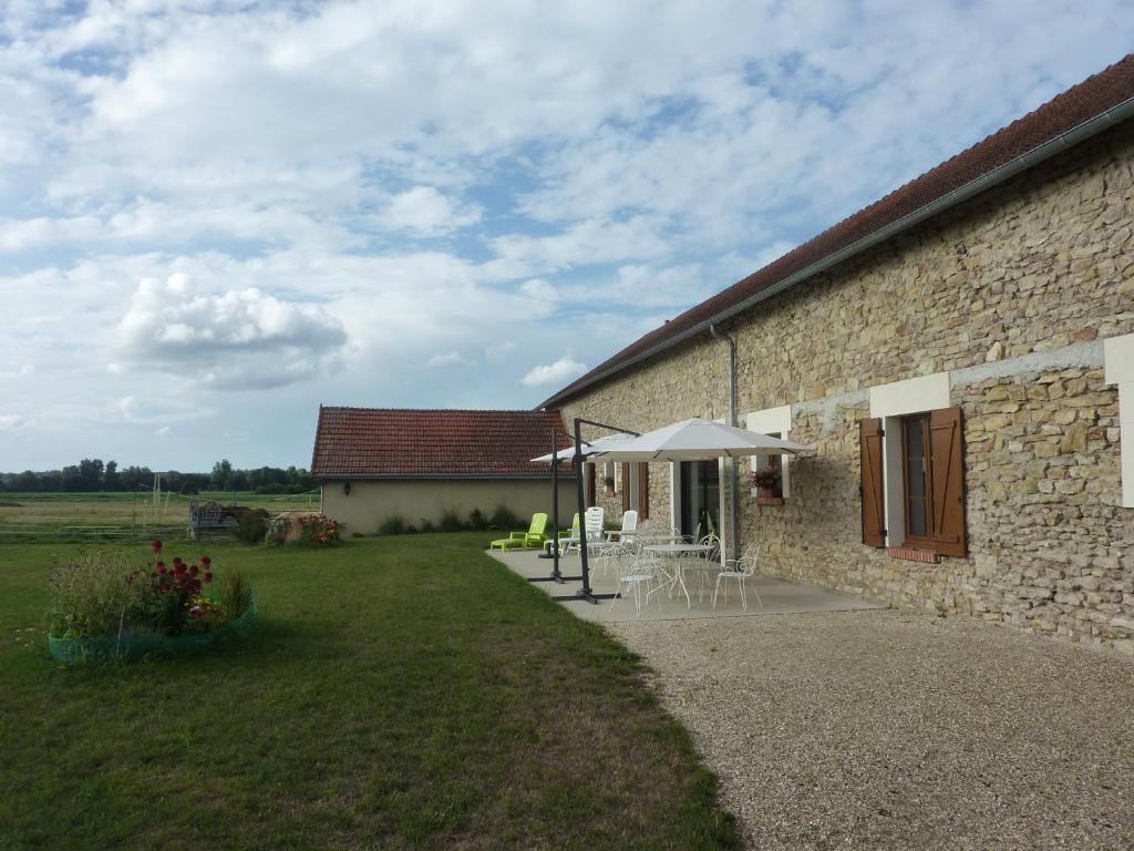 Chambres D'Hotes De La Junchere Saint-Hilaire-de-Court Екстериор снимка